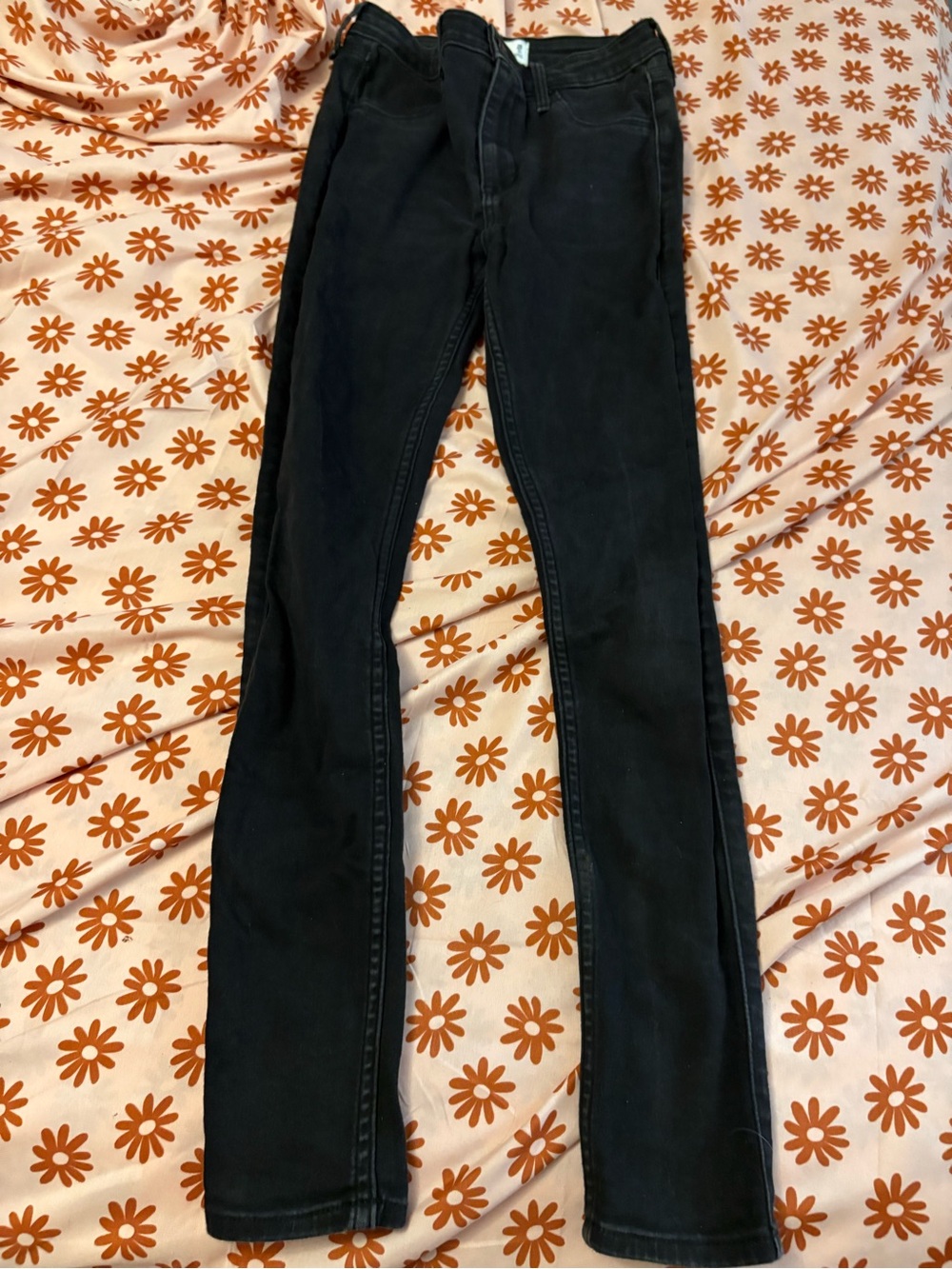 Bundle 3 for $15. Abercrombie & Fitch Black Skinny Jeans. Size 2.